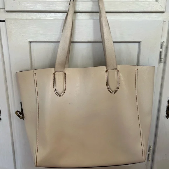 Coach tote-GUC and so cute! - Picture 4 of 5